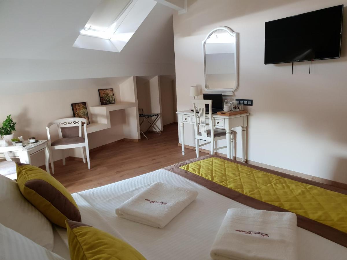B&B Secret Garden Adults Only Voeren Bagian luar foto